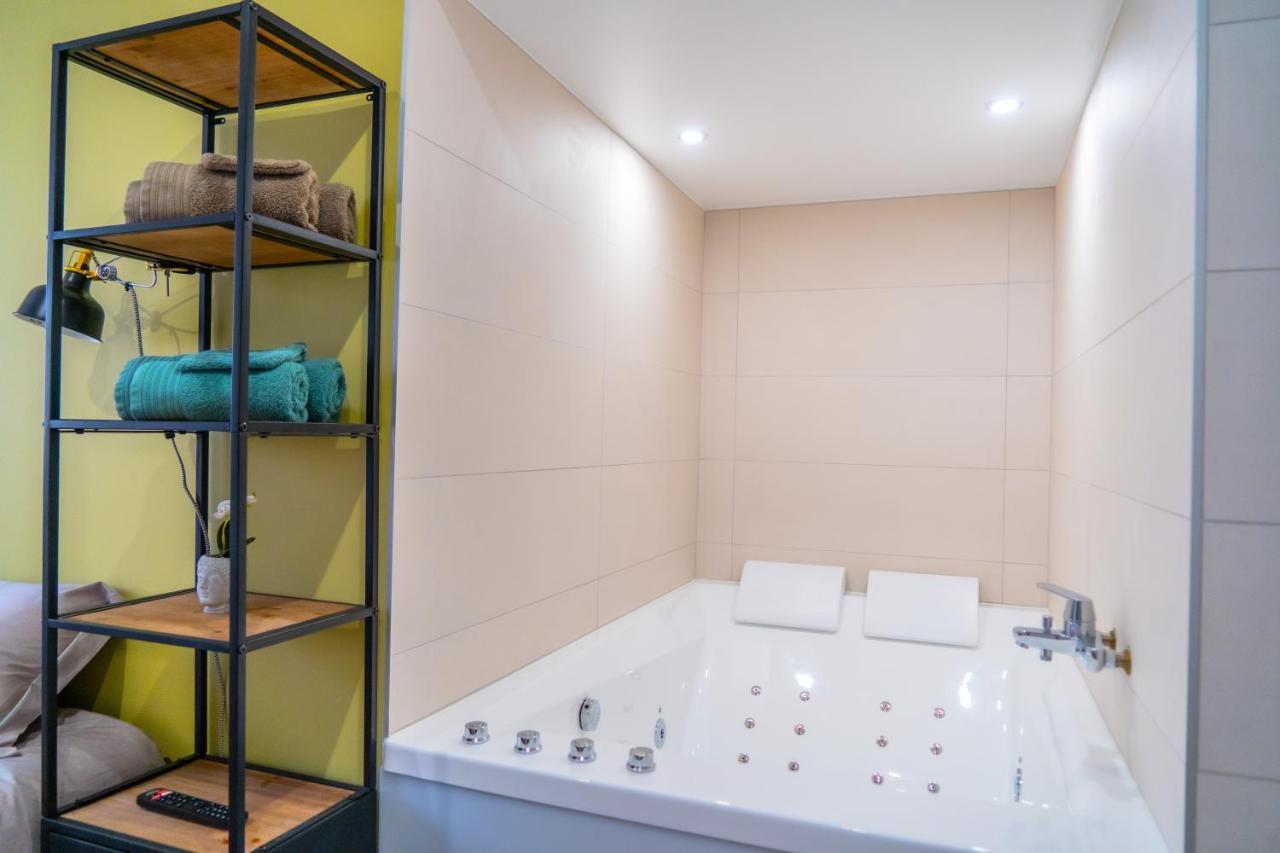 Jacuzzi Terrasse 86 - Terrasse & Climatisation - 4 Personnes - Apartment